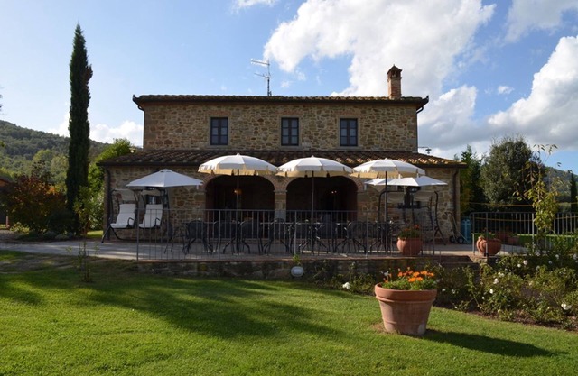 Independiente, antigua casa de campo toscana con piscina, región de Cortona, con estilo y confort, 16 + 2 dormitorios