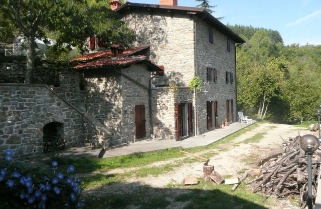 Casa en la montana de estilo toscana, con hidromasaje y piscina