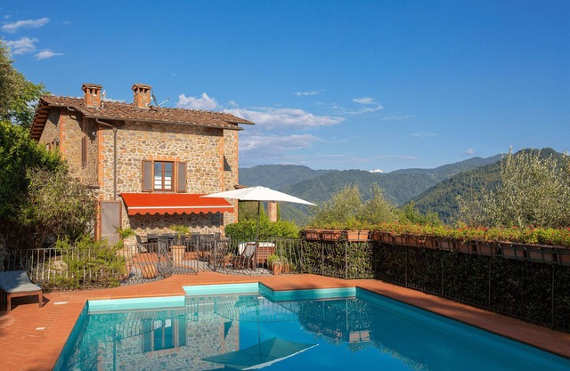 Villa toscana con vistas panorámicas y piscina privada