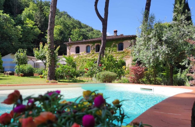 Toscana - Arezzo elegante villa con piscina y parque privado