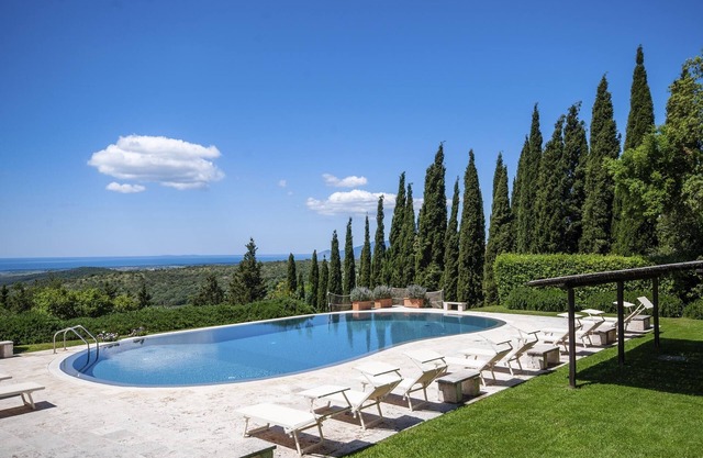Toscana, Capalbio- Villa de prestigio y característico con piscina