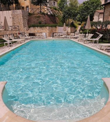 "Tuscany Hill" con giardino privato e piscina
