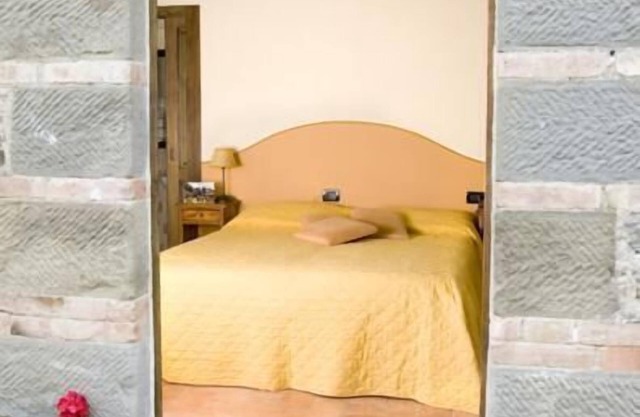 TOSCANA. Habitación independiente con baño privado y piscina compartida