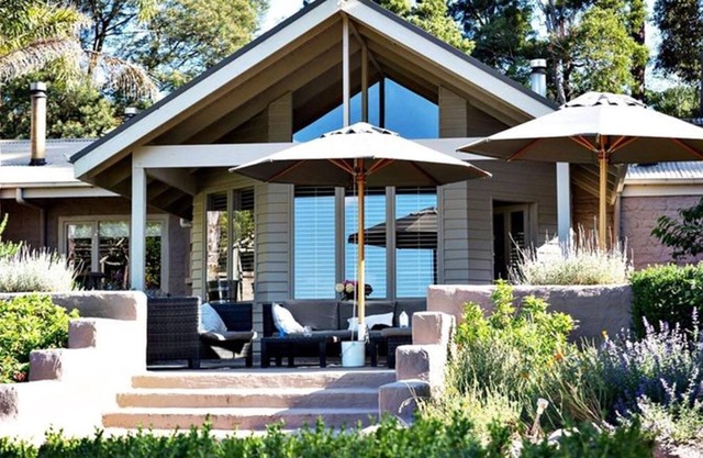 Tussie Mussie Vineyard Retreat Lodge