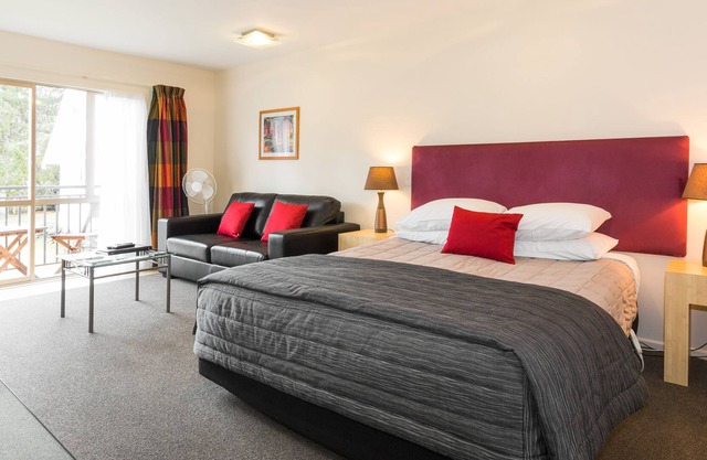 Tussock Peak Motor Lodge