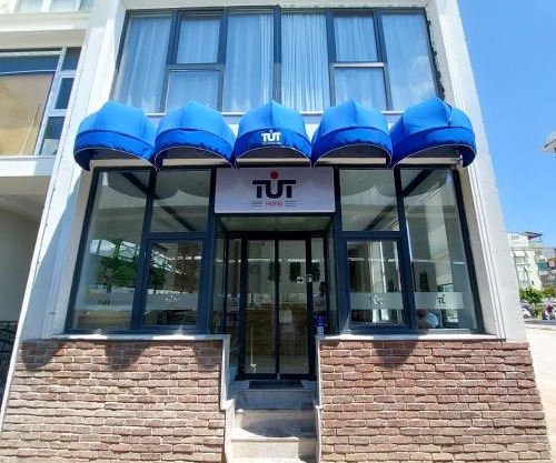 Tut Hotel