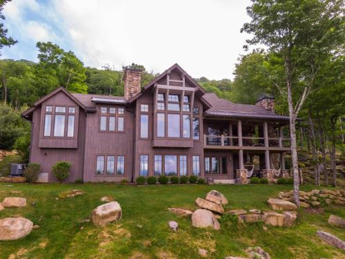 Twin Boulder Lodge at Eagles Nest