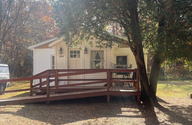 Twin Cedar 2 bedroom house Just north of Baldwin near snowmobile and ATV trails