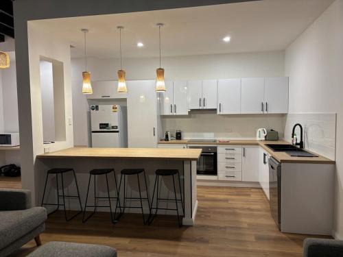 Twin Ensuite Lux CBD apartment