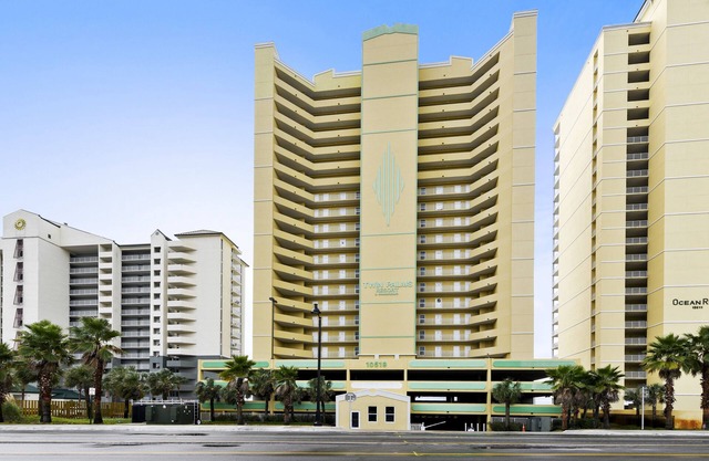 Twin Palms by Book That Condo