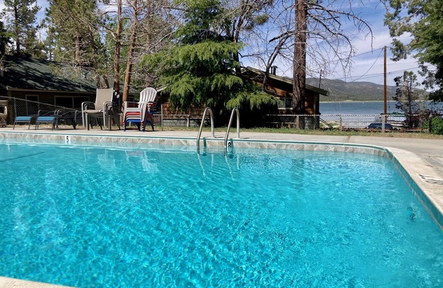 Twin Pines #111