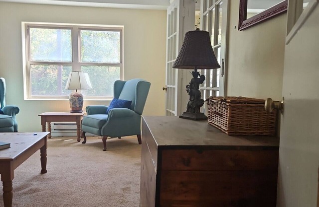 Twin room near Hillsboro