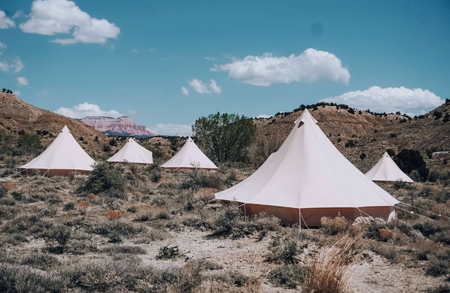 Twin Tent w/ Shared Bathroom - Beauty awaits you just past the red cliffs.