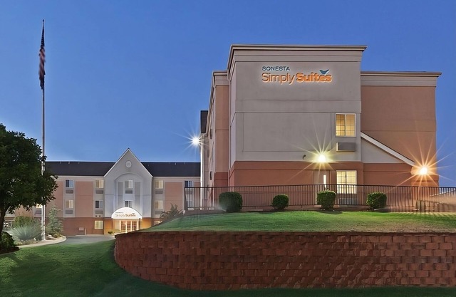 Two 1BR Suites Close to Oklahoma State Museum of History! Pet Friendly!