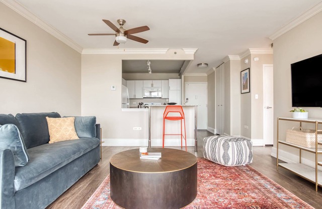 TWO 800 Tower CozySuites w/ sky pool, lounge! 8FLR