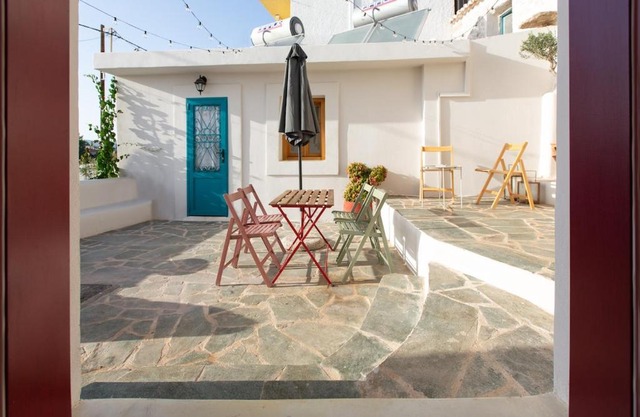 Two beautiful rooms & 1 large Patio