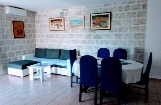 Apartamento para dos personas con una terraza Drvenik Mali, Drvenik (A-17910-a)