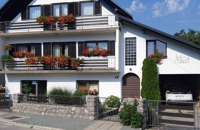 Two bedroom apartment with balcony Ravna Gora, Gorski kotar (A-20790-a)