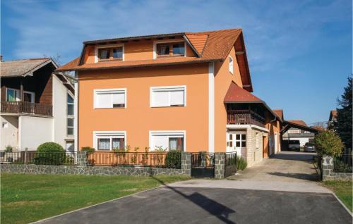 Two-Bedroom Apartment In Velika Gorica