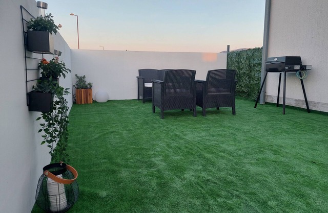 Apartamento para dos personas con una terraza Vrpolje, Sibenik (A-24474-a)