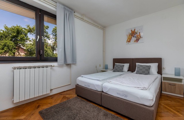 Apartamento para dos personas con una terraza Karlovac (A-20989-b)