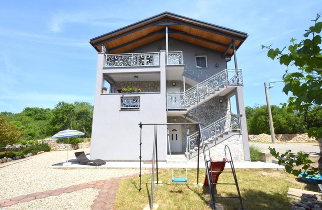 Apartamento para dos personas con un balcon Gabonjin, Krk (A-19413-a)