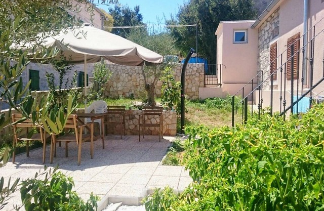 Apartamento para dos personas con una terraza Veli Rat, Dugi otok (A-15006-a)