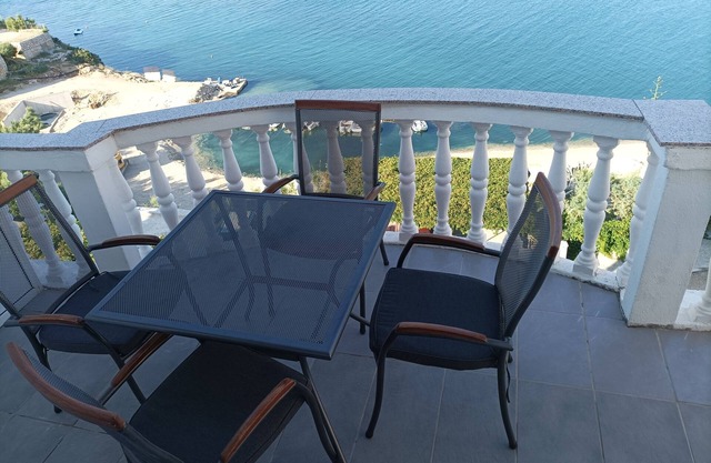 Apartamento para dos personas con terraza y vista al mar Zubovici, Pag (A-6394-c)