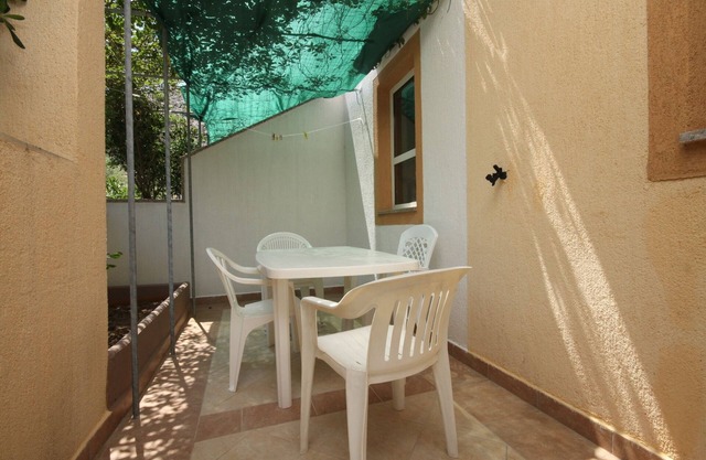 Apartamento para dos personas en la playa Metajna, Pag (A-6497-b)