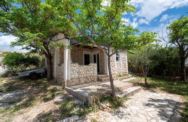Apartamento para dos personas en la playa Vidalici, Pag (A-6519-e)