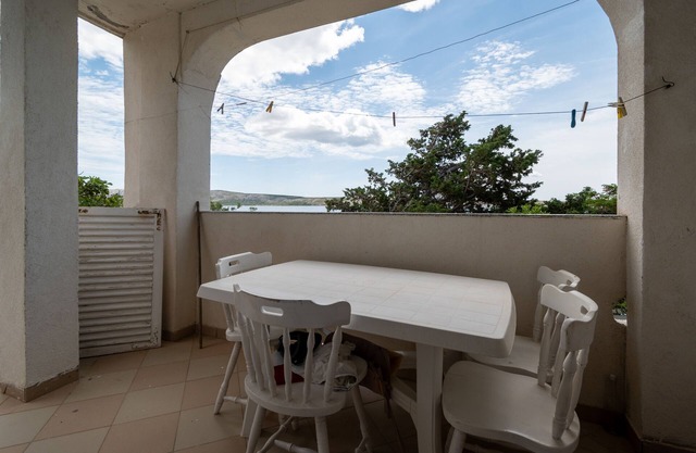Apartamento para dos personas en la playa Vidalici, Pag (A-6519-f)