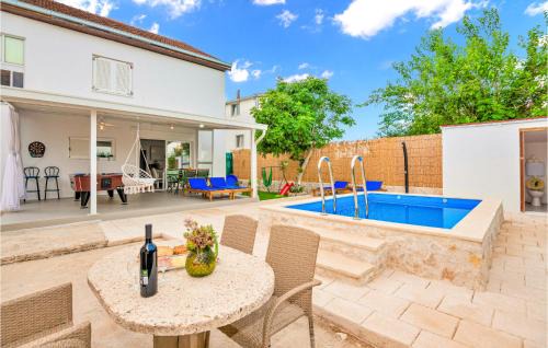 Two-Bedroom Apartment In Metkovic