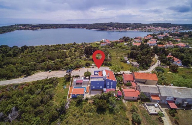 Two-Bedroom Apartment In Verunic