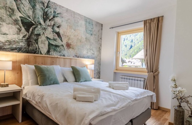 TWO BEDROOM APARTMENT WITH WIFI AND BALCONY
