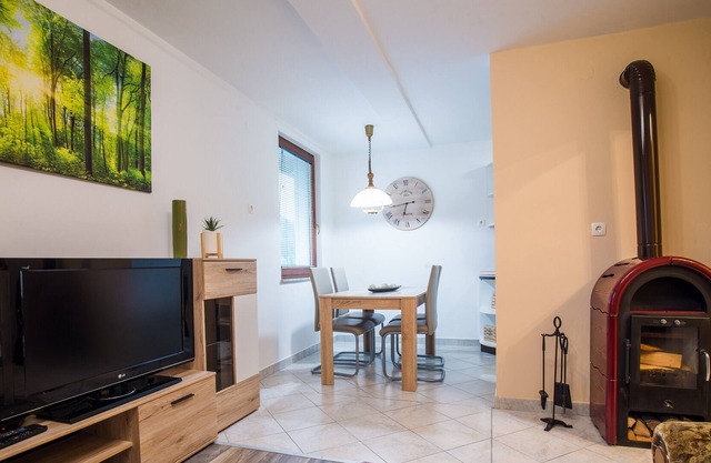 Two bedroom apartment Veninsek with balcony in Luče