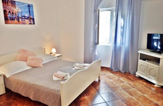 Apartamento para dos personas con una terraza Seline, Paklenica (A-21208-a)