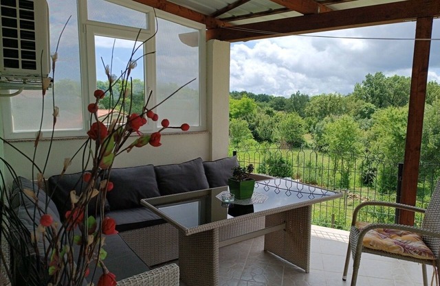 Apartamento para dos personas con una terraza Jurazini, Sredisnja Istra (A-23748-a)