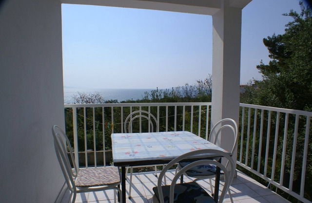 Two bedroom apartment with terrace and sea view Podaca, Makarska (A-2634-a)