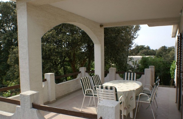 Apartamento para dos personas con una terraza Mandre, Pag (A-4075-a)
