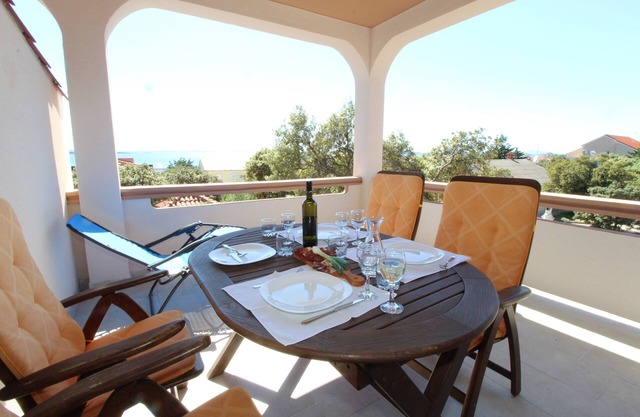 Apartamento para dos personas con terraza y vista al mar Mandre, Pag (A-6309-b)