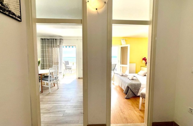 Apartamento para dos personas con terraza y vista al mar Puntinak, Brac (A-718-a)