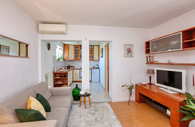 Apartamento para dos personas con una terraza Tisno, Murter (A-815-c)