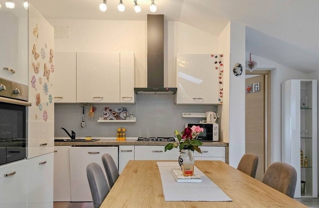 Two bedroom apartment with terrace Donji Picudo, Umag (A-21400-a)