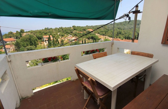 Apartamento para dos personas con terraza y vista al mar Zman, Dugi otok (A-887-a)
