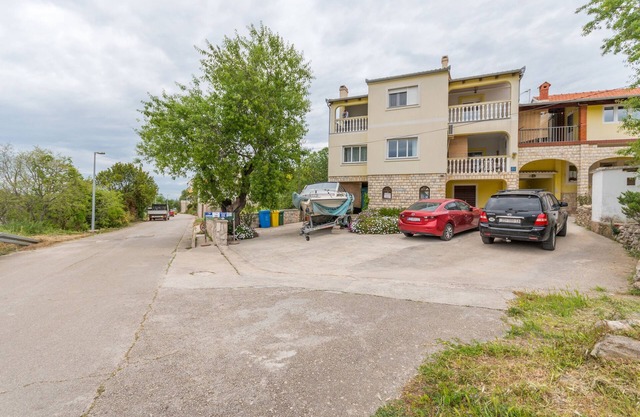 Apartamento para dos personas con una terraza Sali, Dugi otok (A-8112-b)
