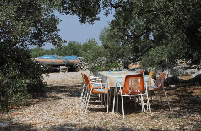 Apartamento para dos personas con balcón y vista al mar Bozava, Dugi otok (A-8123-c)