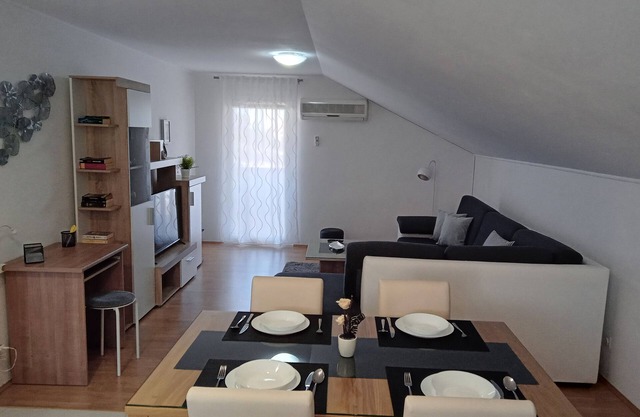 Apartamento para dos personas con terraza y vista al mar Sali, Dugi otok (A-8154-a)