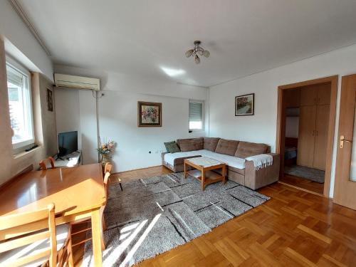 Two-bedroom apartment with parking