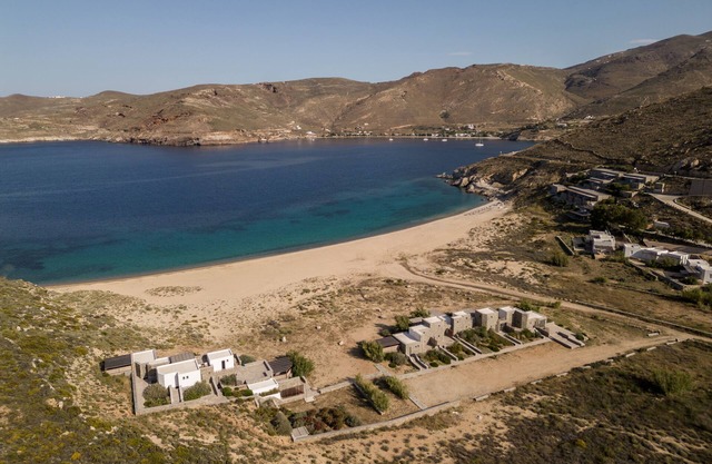 KALLOS UNO - PLAYA VAGIA