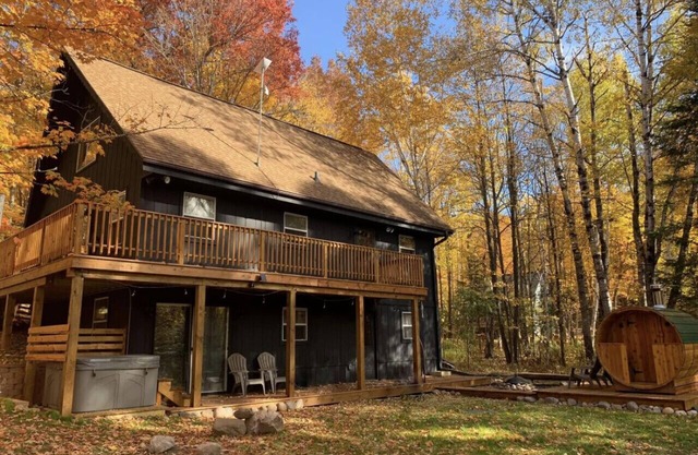 Two Bedroom Chalet Suite Steps From Ski Brule w/ Outdoor Hot Tub & Sauna
